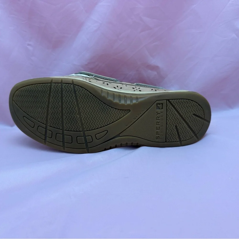 ✨ Sperry Top-Sider Women’s Boat Shoes Tan Cream 7M w/ Laser-Cut Floral Detail ✨